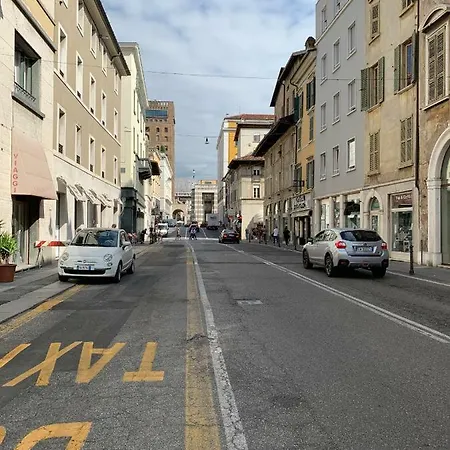 Διαμέρισμα Bilocale 2 Piazza Vittoria - Affitti Brevi Italia *